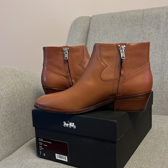 Coach Dannie brown Leather zipper ankle bootie size 7 - Picture 6 of 8